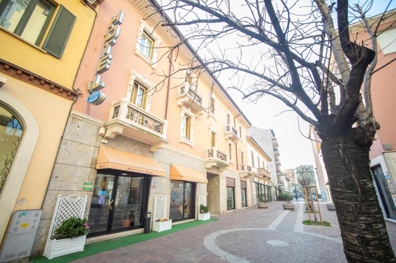 Hotel Nuovo Rondo เซสโต ซานโจวันนี ภายนอก รูปภาพ