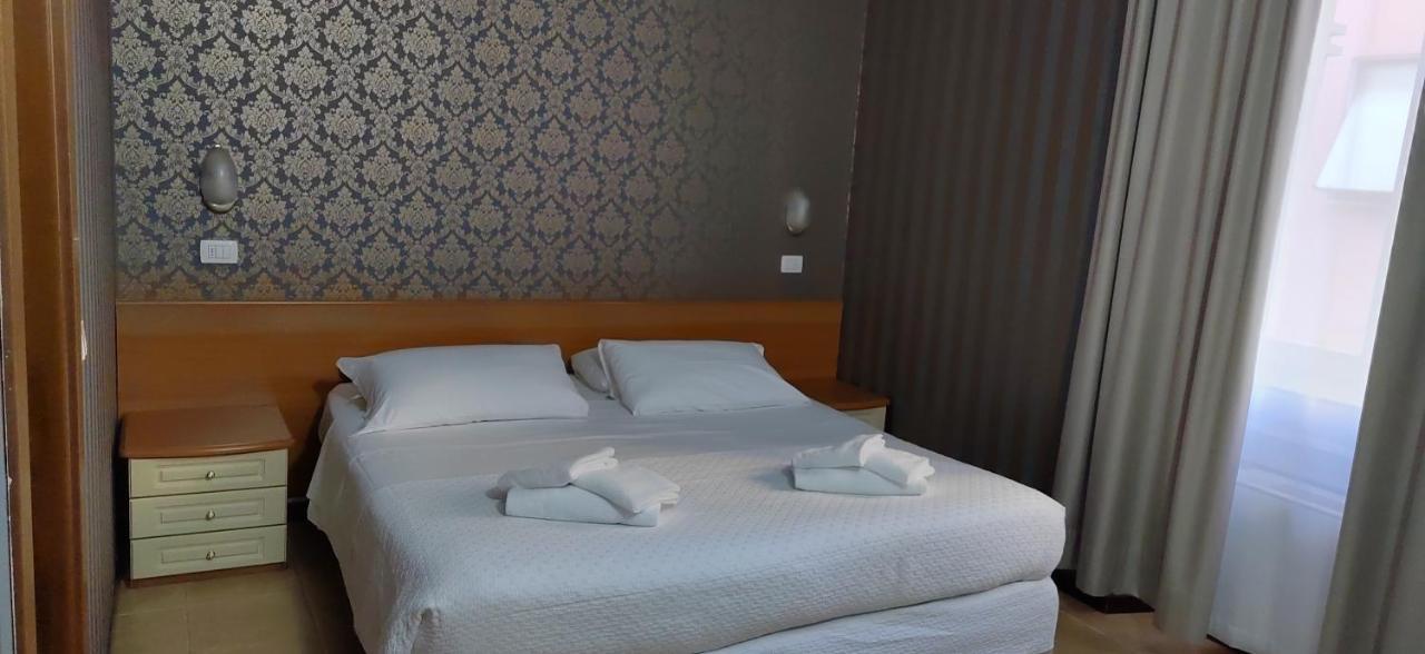 Hotel Nuovo Rondo เซสโต ซานโจวันนี ภายนอก รูปภาพ