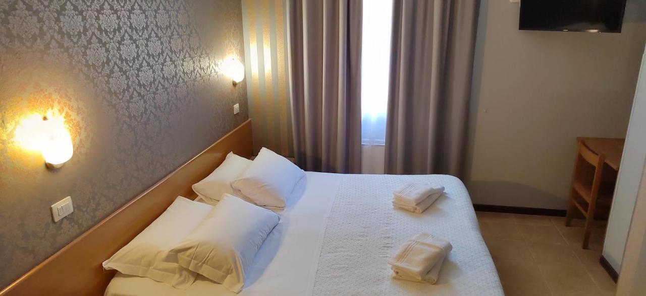 Hotel Nuovo Rondo เซสโต ซานโจวันนี ภายนอก รูปภาพ
